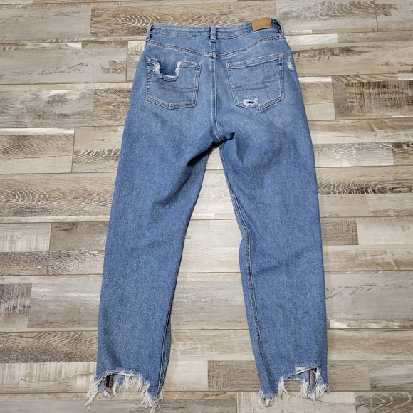 6 American Eagle Mom Straight Jean - Picture 3 of 9